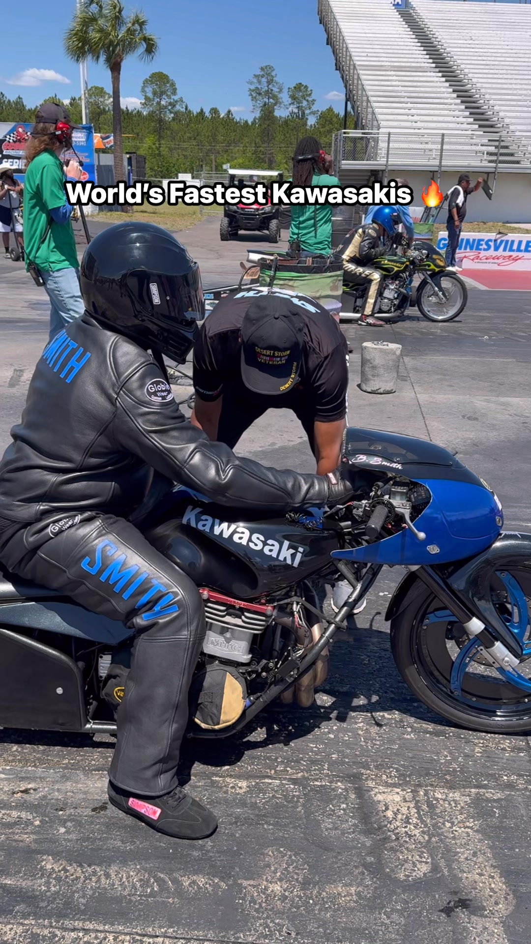 reo Kawasaki ZX-14 racer has an angry meltdown and does a u-turn on