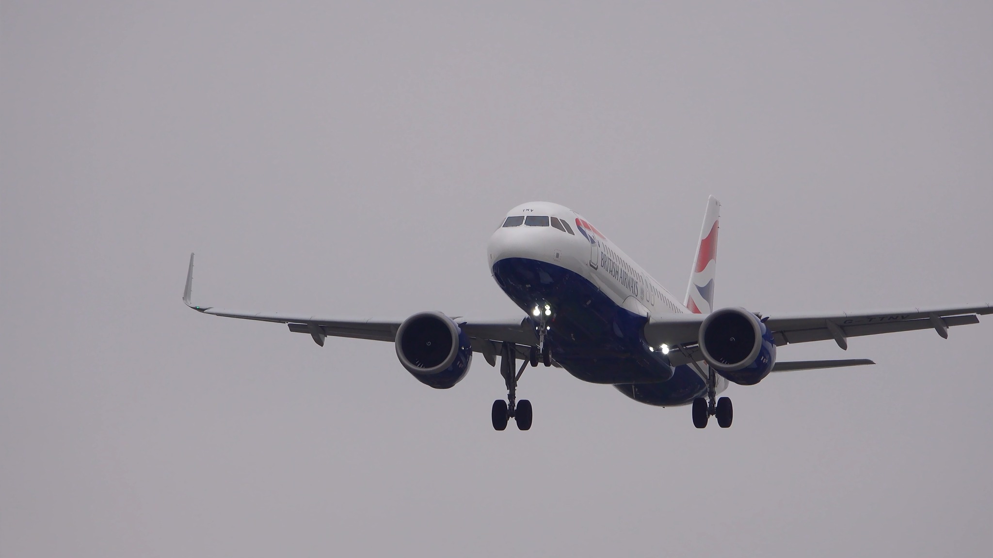 British Airways BA1413 From Belfast Airbus A320 G-TTNV approaching ...