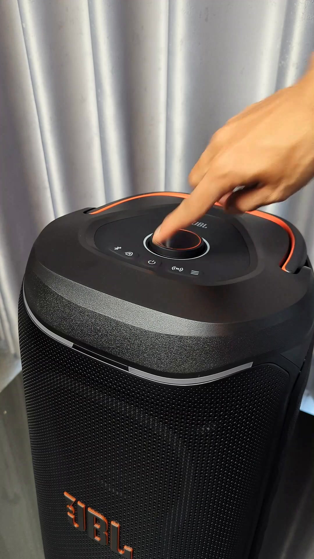Unboxing JBL Partybox 130 - now designed for Party users