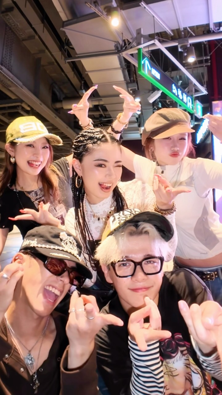 SHIBUYA VIBES WITH TOKYO GALS🧑🏾‍🚀💖 dc : NAGI 🧑🏾‍🚀 s/o to