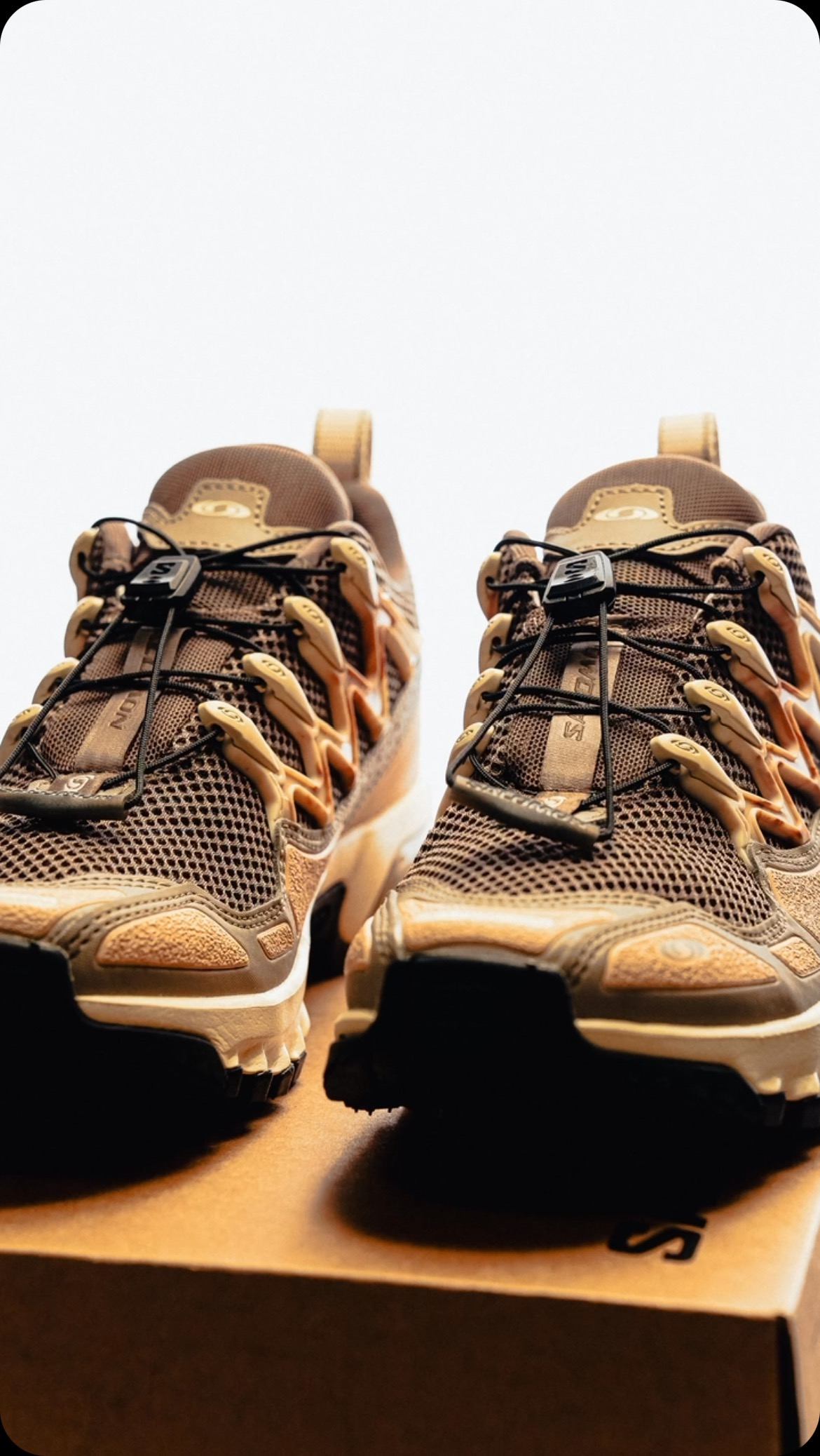 Salomon ACS + OG A modern adaptation of archive gold, of a shoe
