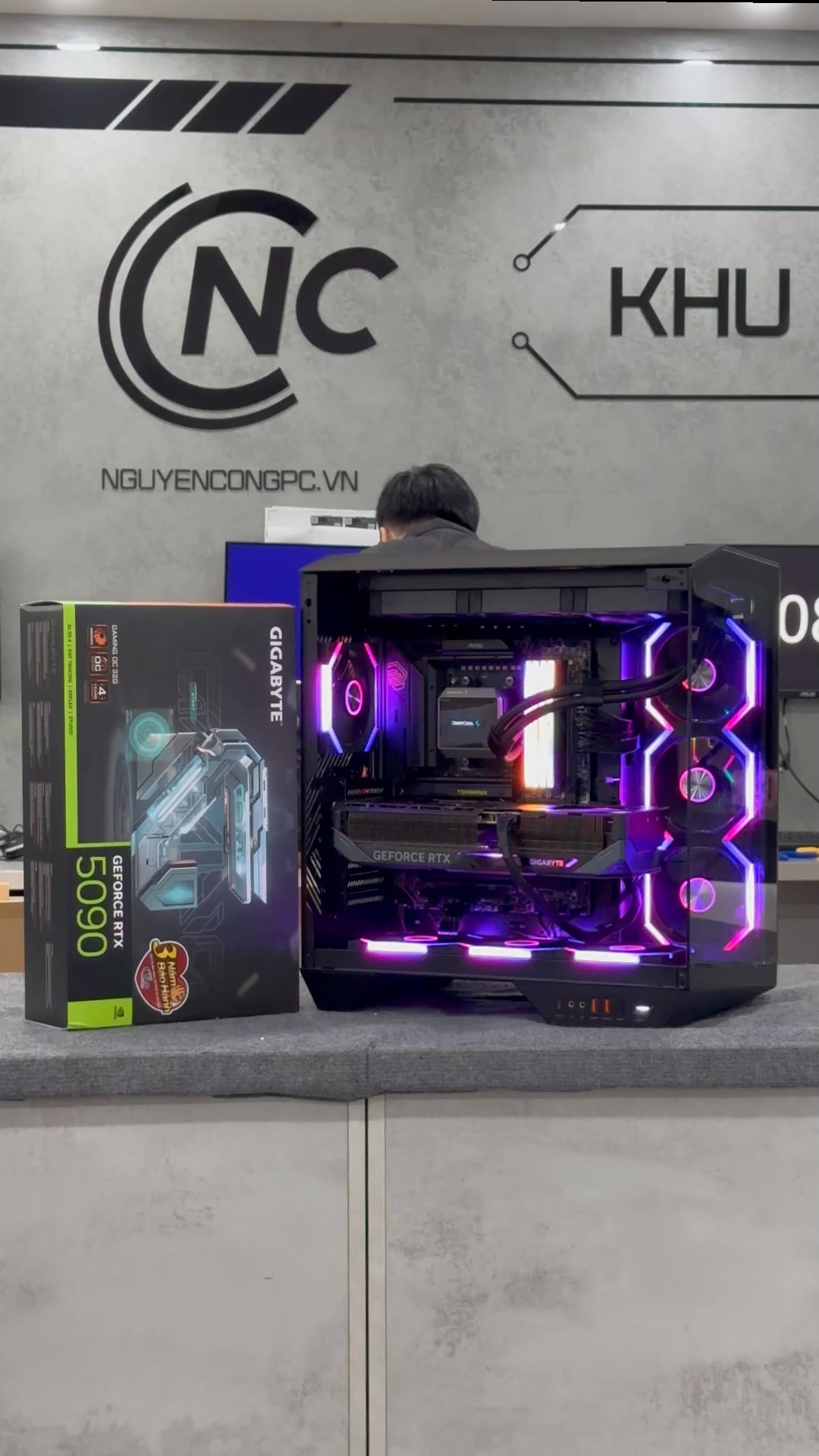 Cùng NCPC khám phá bộ PC ~ 195 triệu cho anh khách về Vinhomes sẽ