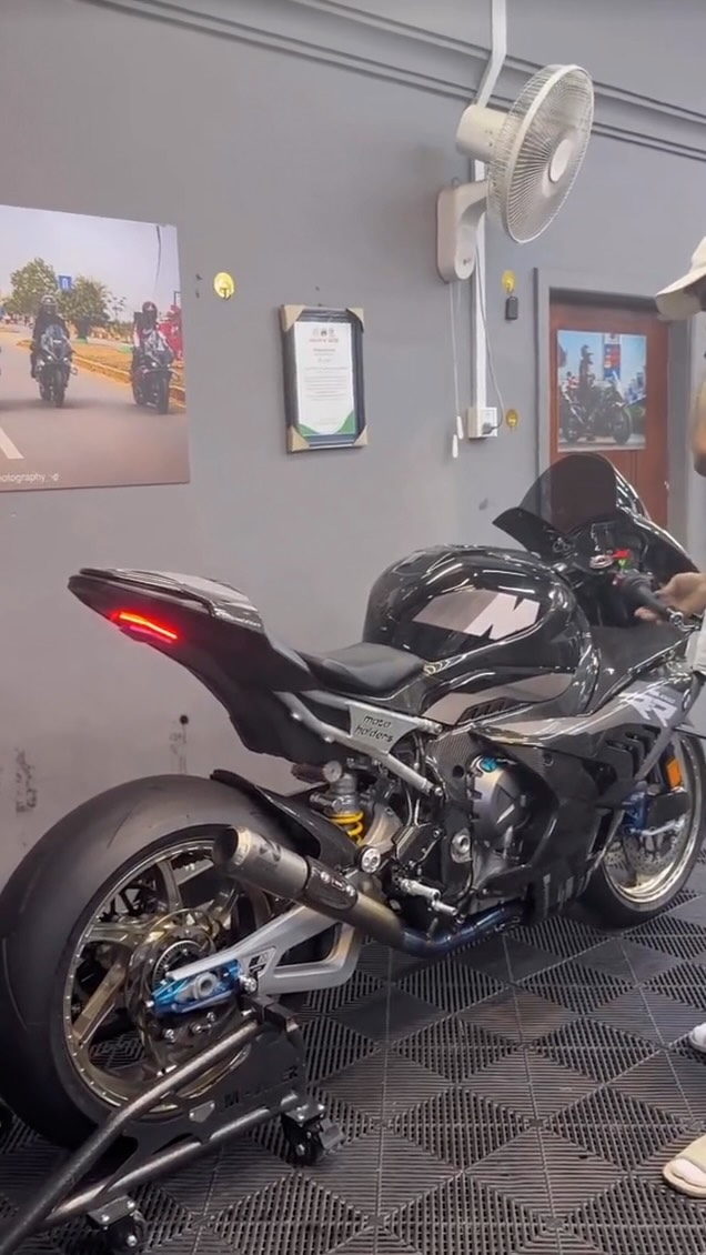BMW M1000R/RR Slip-On Exhaust System 🤩 #austinracing