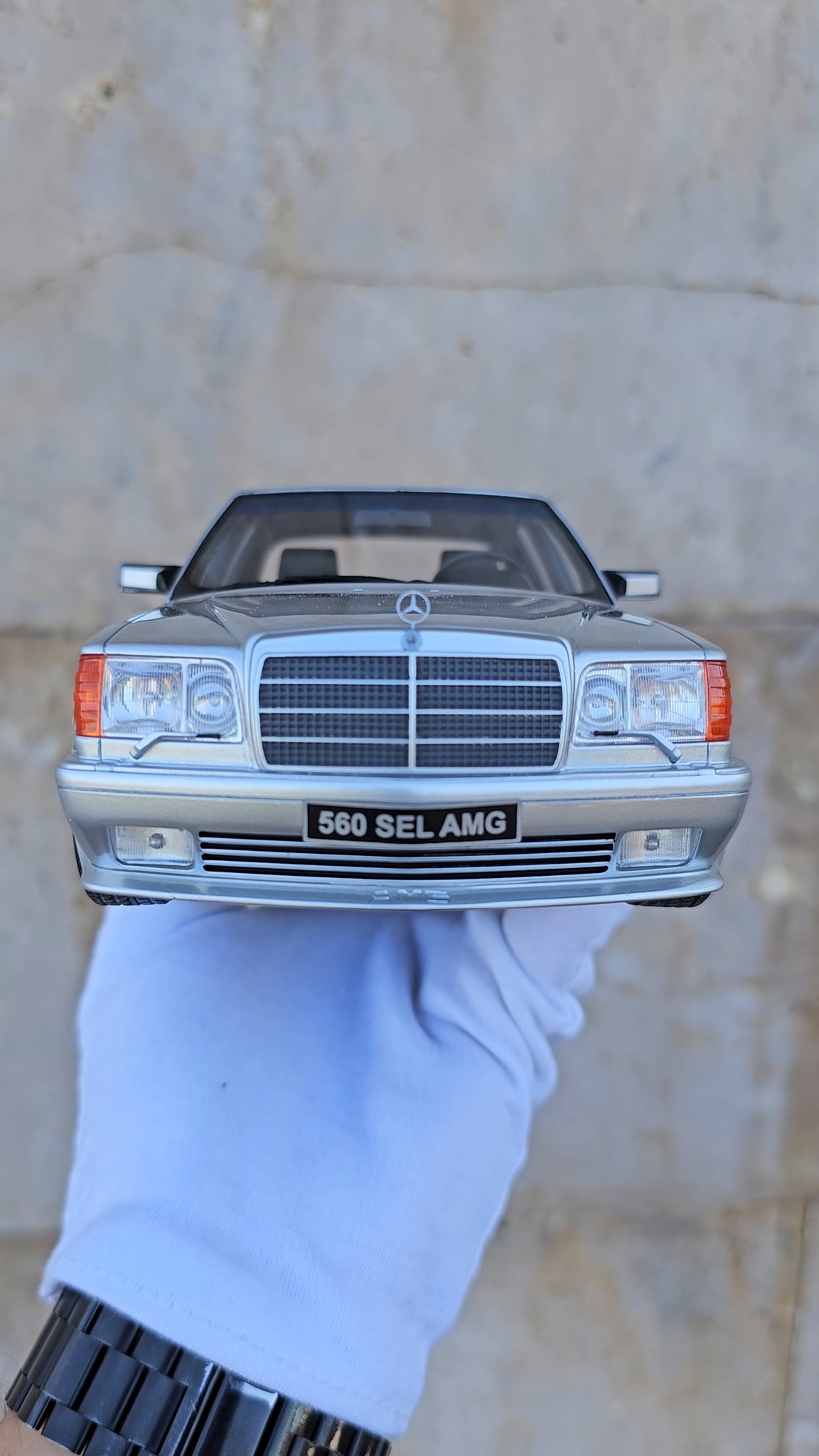 新品 1/18 オットーモデル AMGメルセデス 560SEL6.0 シルバー Mercedes-Benz 560 (W126) 6.0 SEL AMG Brilliant Silver - OttOmobile