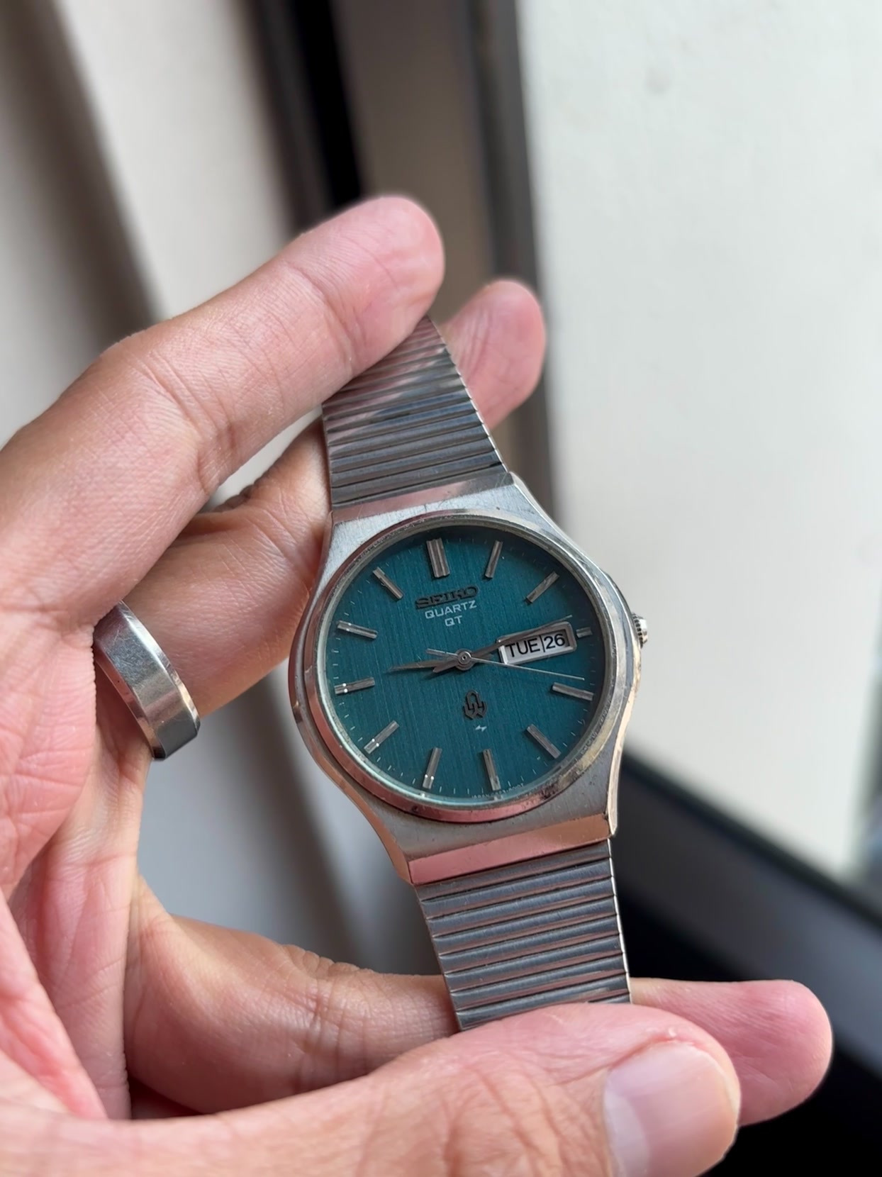 1977 Seiko QT Quartz watch with textured dome dial
