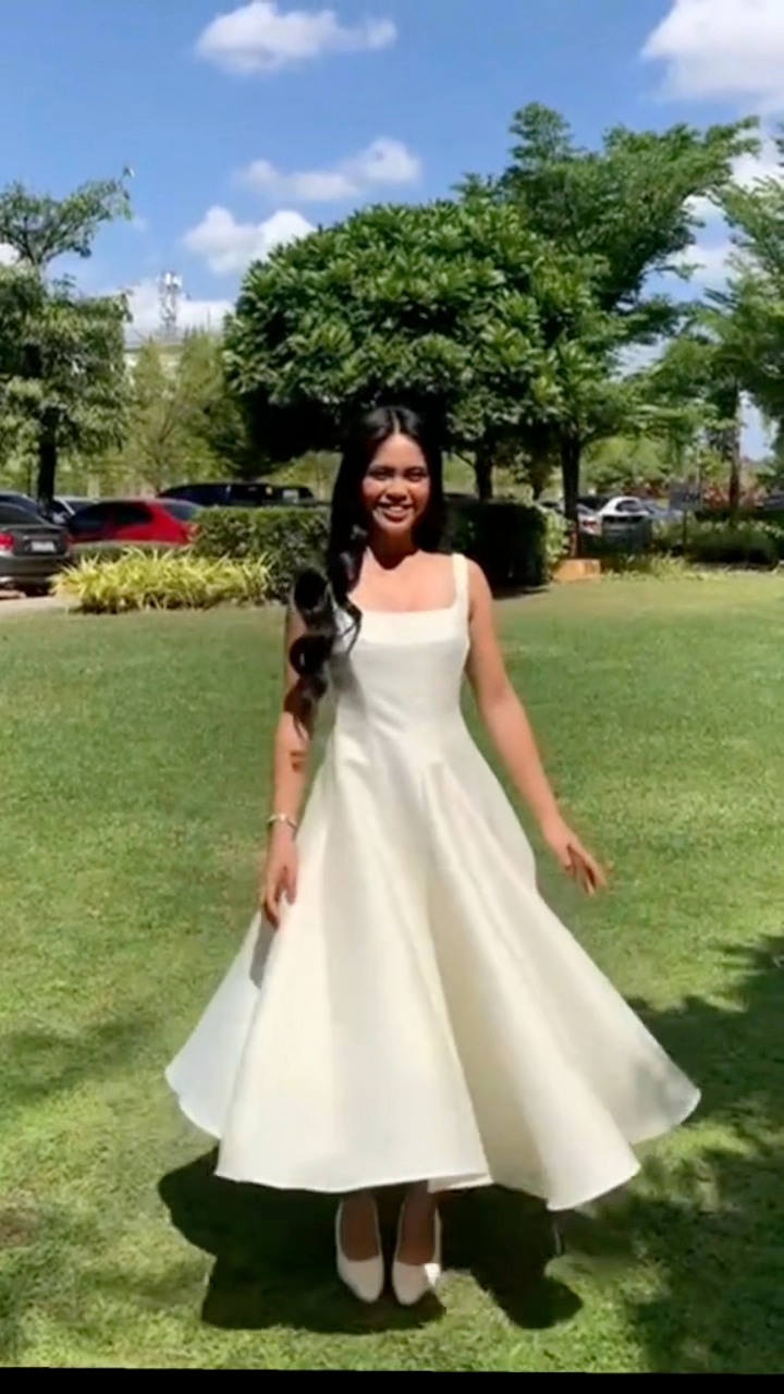 rent graduation dress 🎓✨ Available for ✨🎓, Make your day unforgettable in this elegant white dress. Perfect for graduation ceremonies and photoshoots., Best for:, 🎓 Graduation Ceremony, 📸 Graduation GOING-OUT-DRESS
