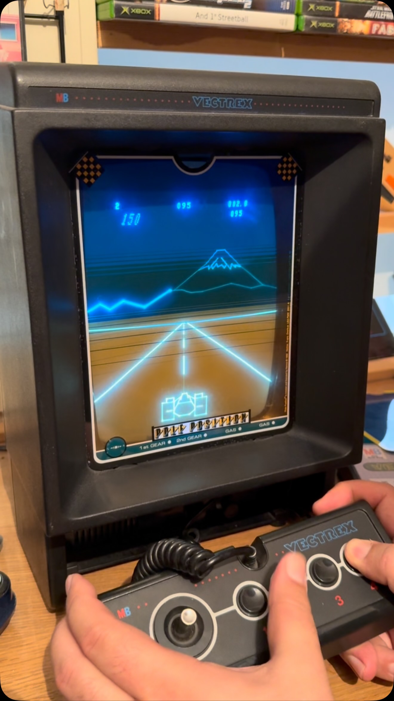 Unique Vectrex video game console with multi-cart overlay