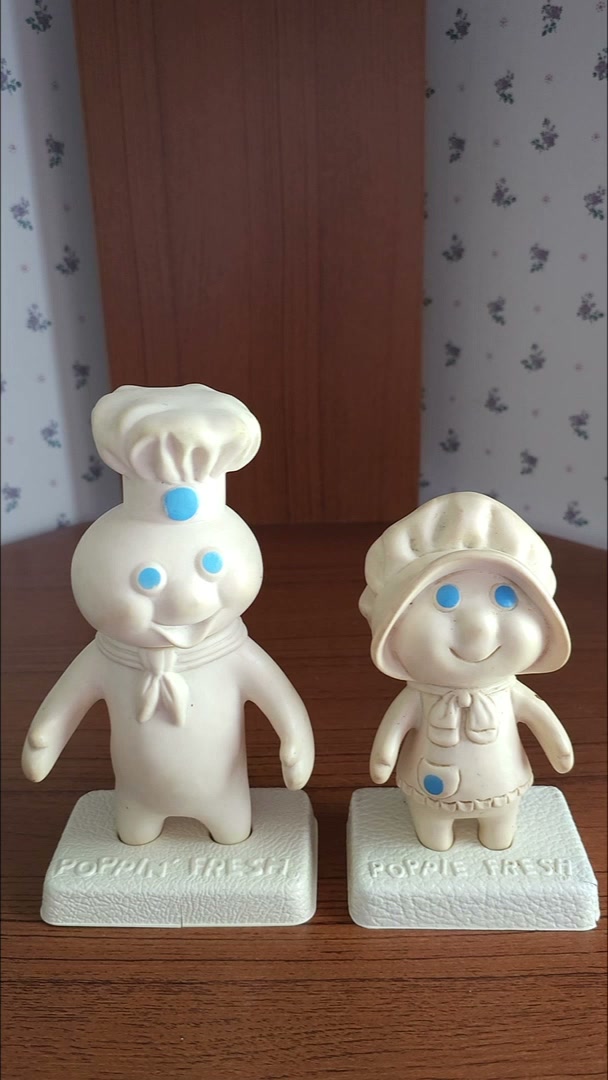 1974 Pillsbury Doughboy Poppie Fresh family playhouse set. It