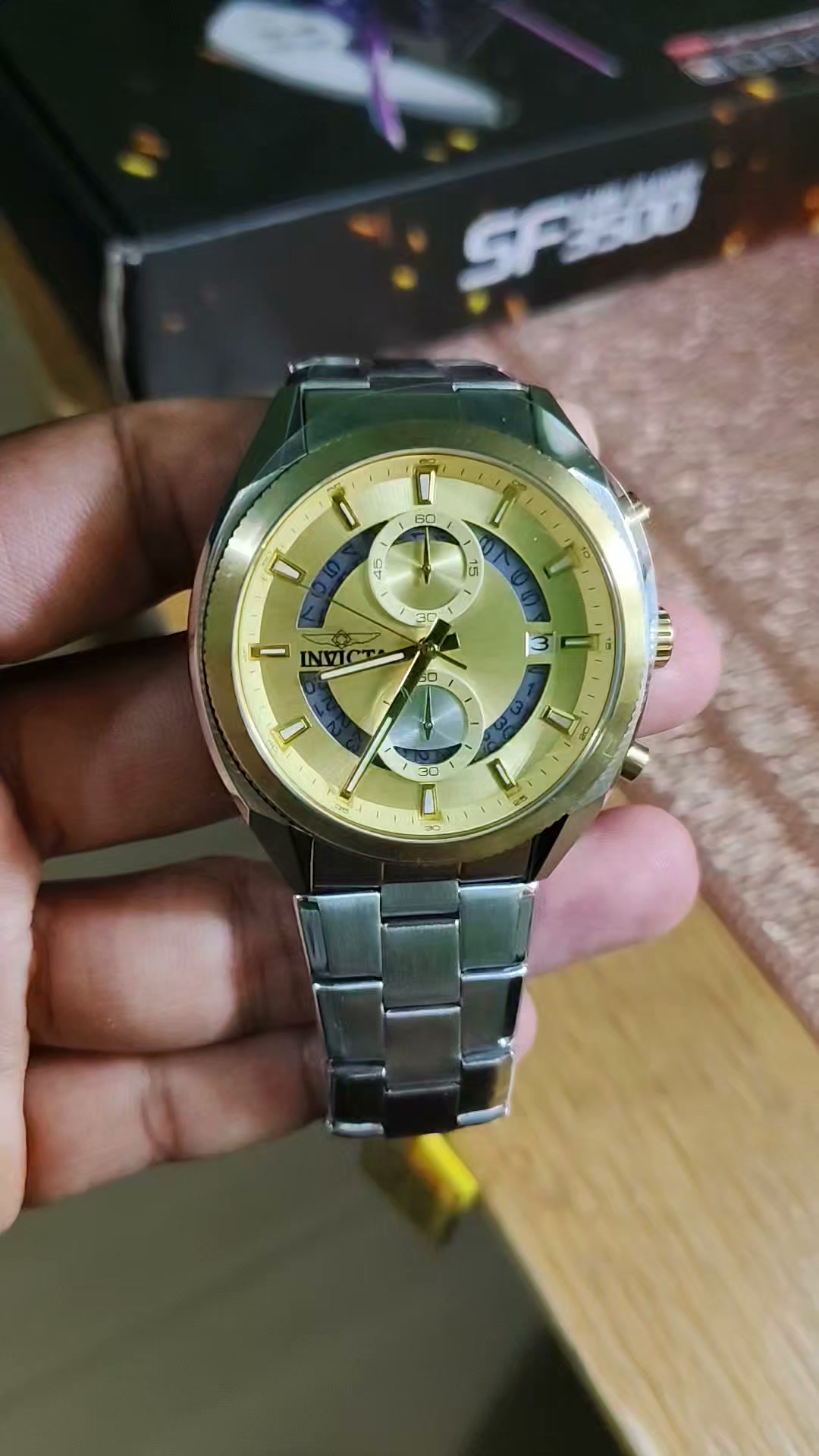 INVICTA SPEEDWAY 49378: PRECISION-ENGINEERED RACING ELEGANCE