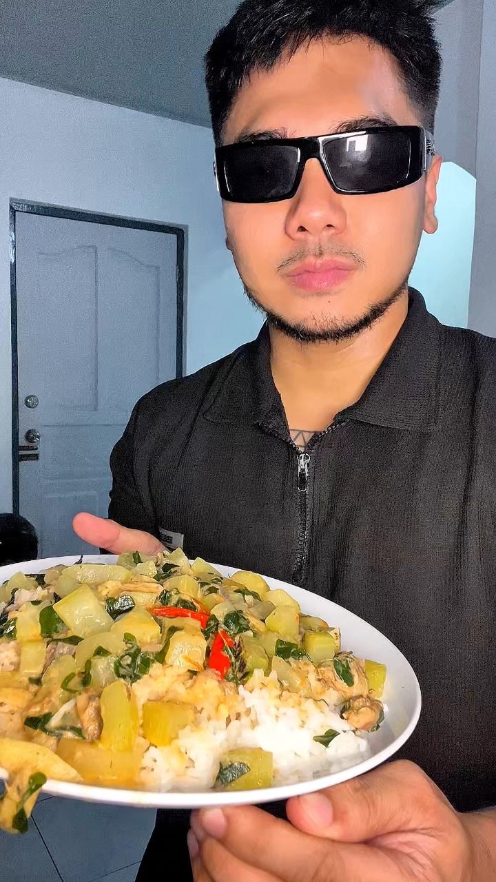 Upo + gata = bawal ang diet ngayon! 😋🔥 #Mukbang #PinoyFoodie # ...