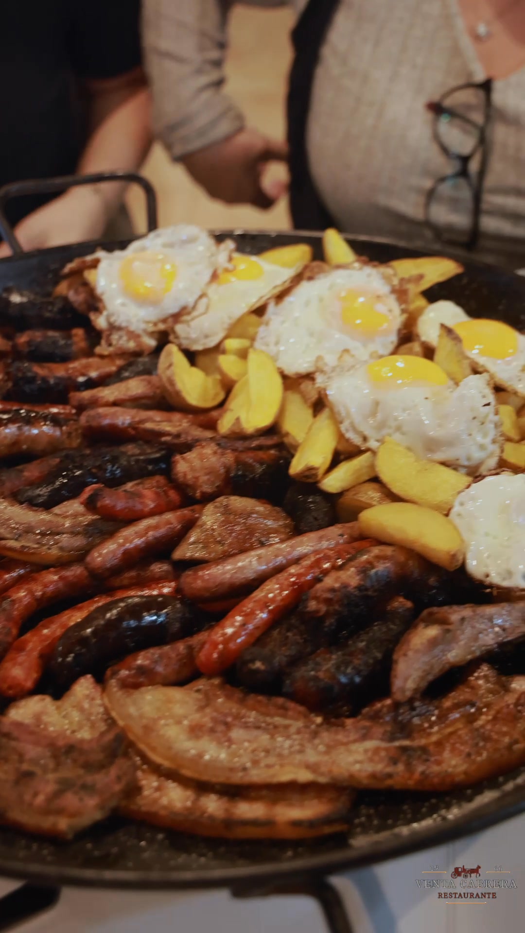 almuerzos-en-venta-cabrera-as-empieza-la-ma-ana-parrillada-de