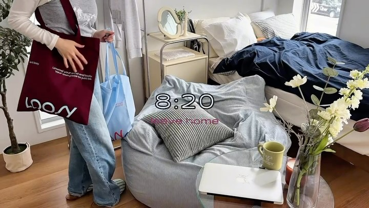 クリアテーブルってすぐ汚れちゃいそう…？／ Little Rooms限定販売の