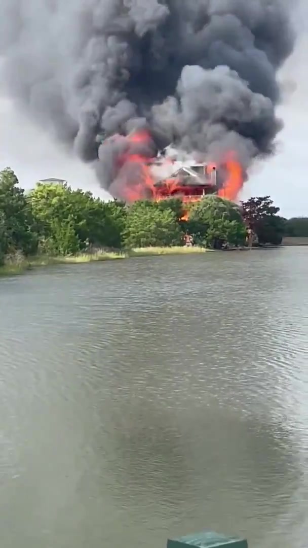 Video shows blaze that injured 3 at Edisto Island home of SC judge ...