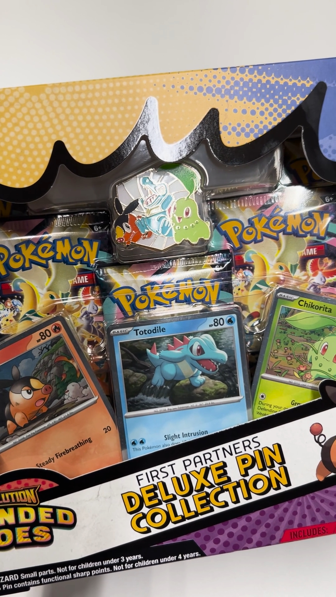 5 packs, 1 pin and 3 hits 🔥 First Partners Deluxe Pin Collection