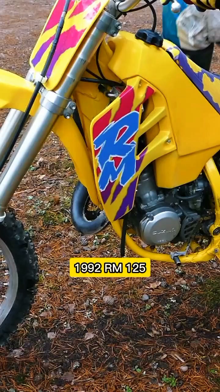1996 Factory Suzuki RM125 of James Dobb - @kenfaught24 📸 #Zook