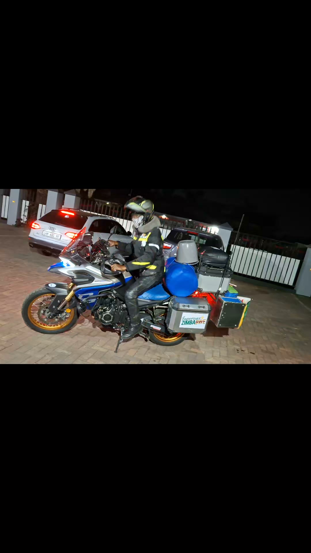🇧🇼🏍️ NEXT STOP: BOTSWANA! Johannesburg behind me. Botswana