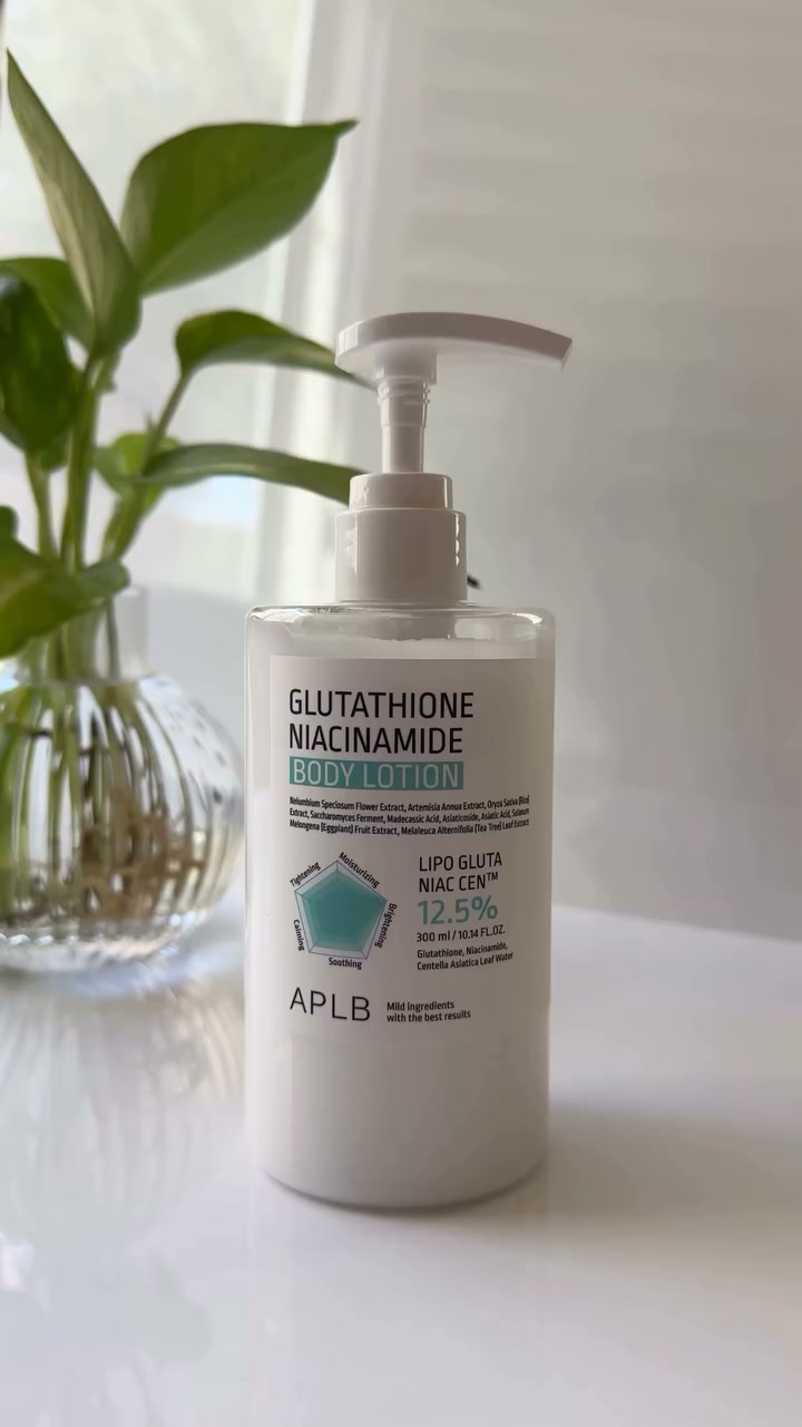 glutathione body wash benefits APLB GLUTATHION NIACINEMIDE LOTION!, Benefits:, •A hypoallergenic body helps remove skin impurities thoroughly with deep hydration., •Enriched with Niacinamide and Centella matte sunscreen serum Aurora Nutrascience Mega-Pack Liposomal Size:1oz Glass