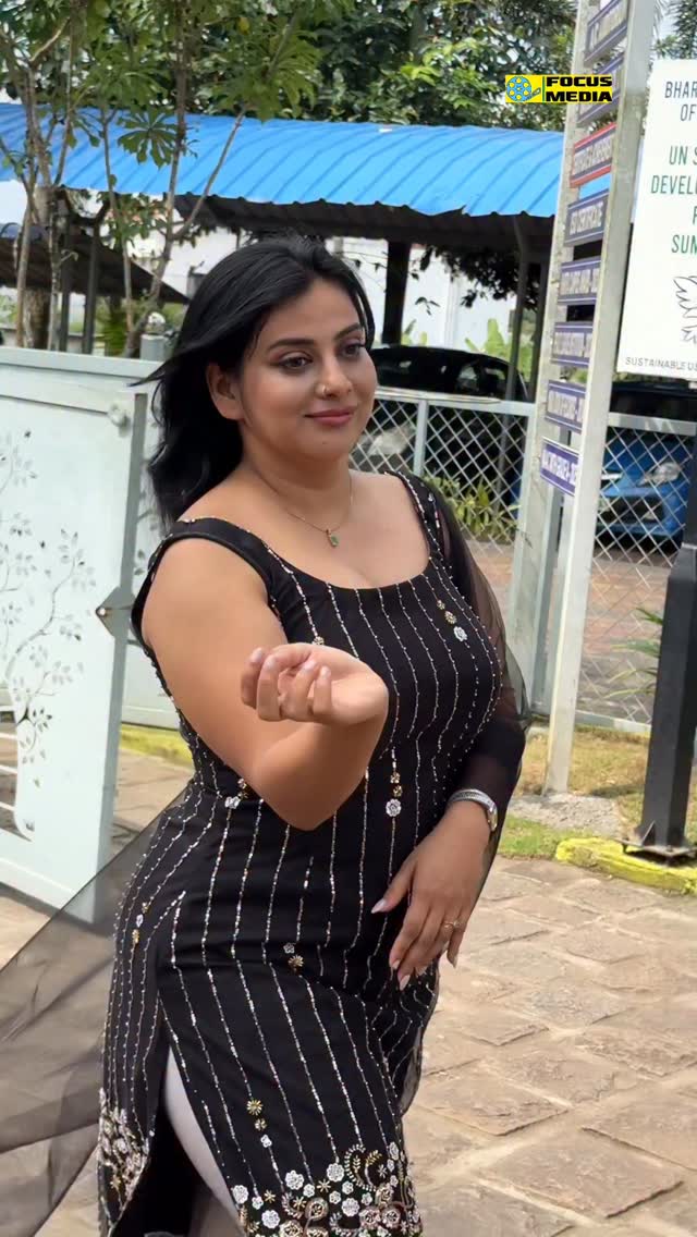 മാലാഖയെപ്പോലെ തിളങ്ങി അന്ന രാജൻ കോളേജിൽനിന്ന് മടങ്ങിയപ്പോൾ! Actress ...