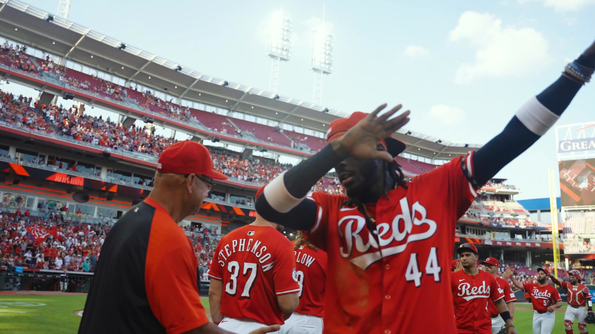 Back-to-back Reds wins! | Cincinnati Reds | Facebook
