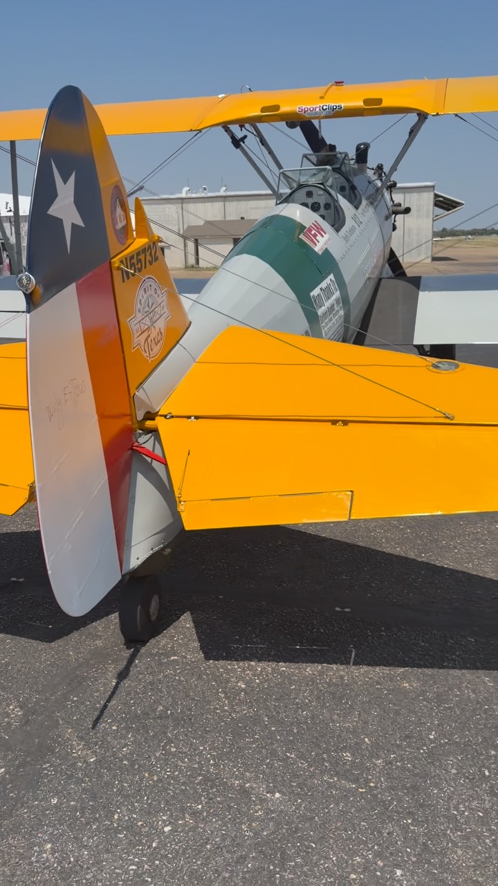 1943 Boeing-Stearman Model 75 open-cockpit biplane #aviation