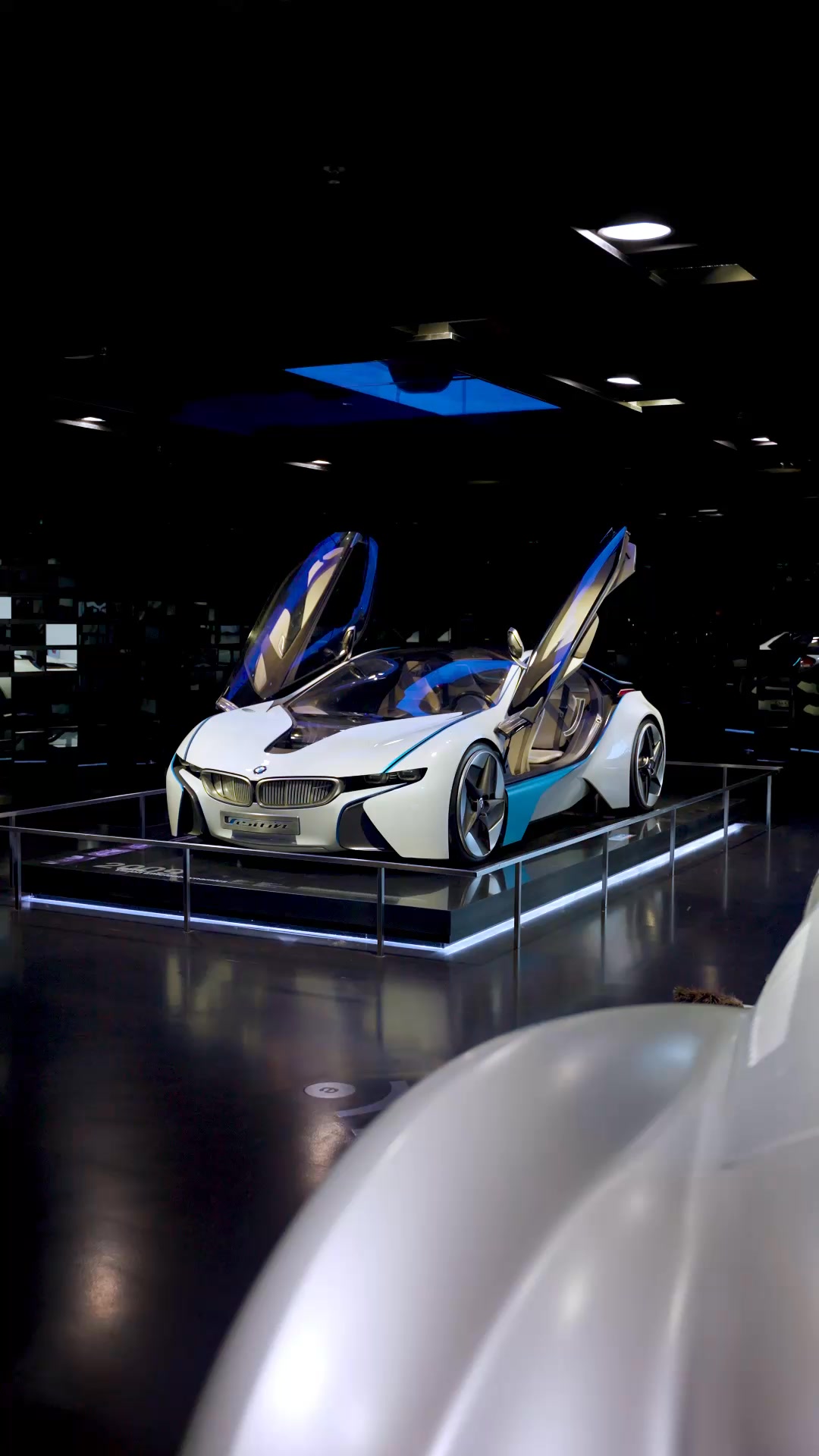 BMW Vision Efficient Dynamics by Paragon Models (1:43) Concept car