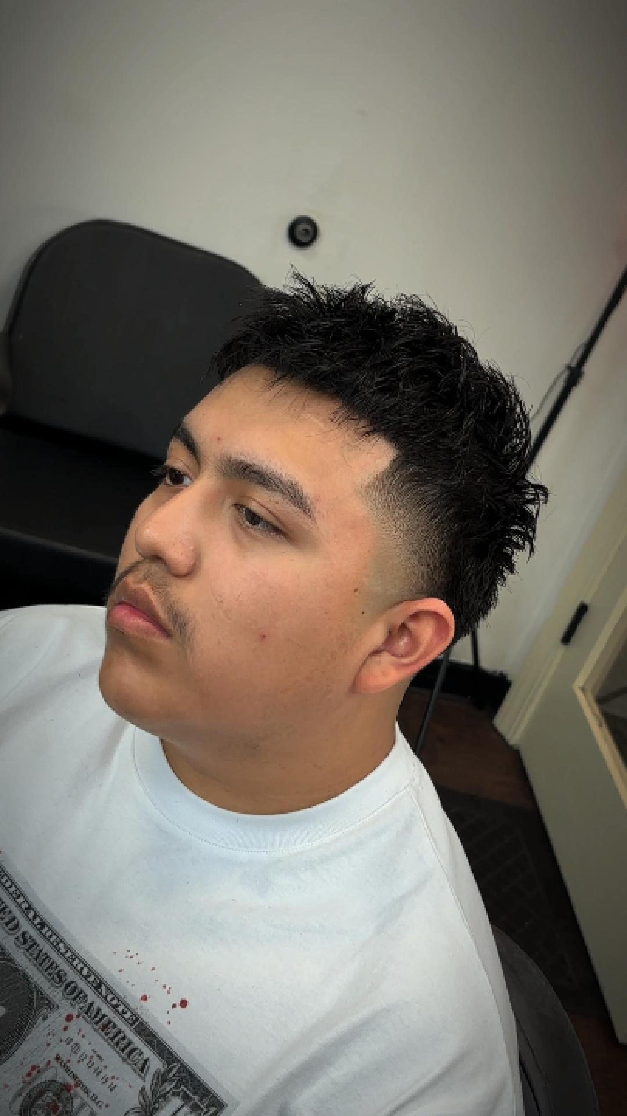 He drove 2 hours for this cut so that he could be fresh for graduation😱 ...
