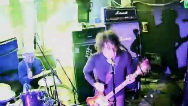 Dinosaur Jr – Kracked – Live in the Middle East, NY. December