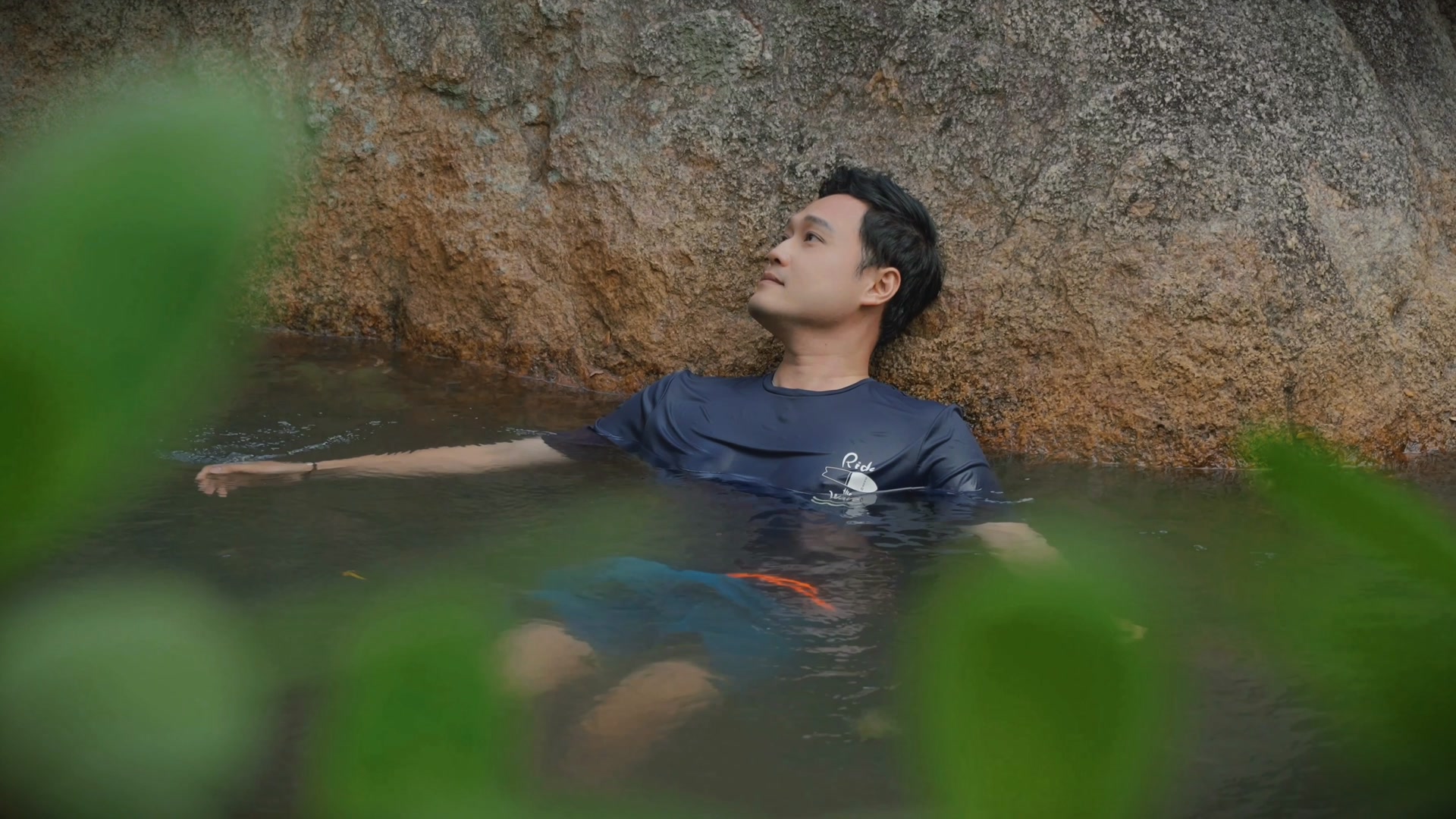 📌Vinh vừa có một trải nghiệm tuyệt vời ở một khu rừng nhiệt đới. Các ...