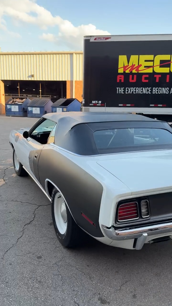 $3.3 million drive-by 😮‍💨 1971 Plymouth Hemi Cuda Convertible