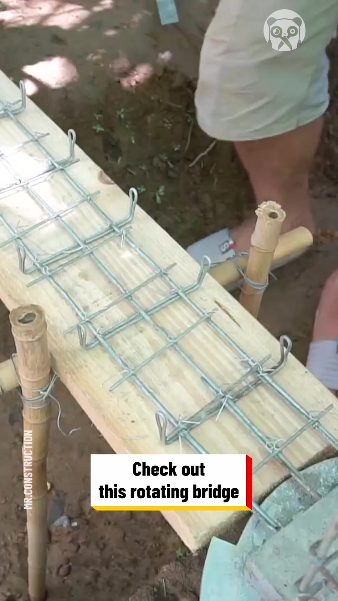 Constructing a 90 degree rotatable bridge Partner: Mr.Construction YT ...