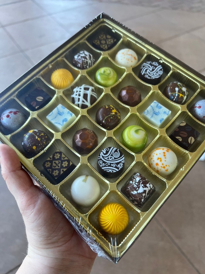 ELEGANT CHOCOLATES IN CHANDLER 🍫🍬 [hosted] This is Chandy's Candies ...