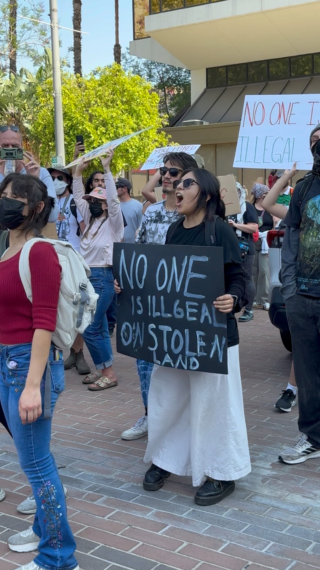 🚨🪧A coordinated ICE protest that started at 2 PM today, June 9th, made ...