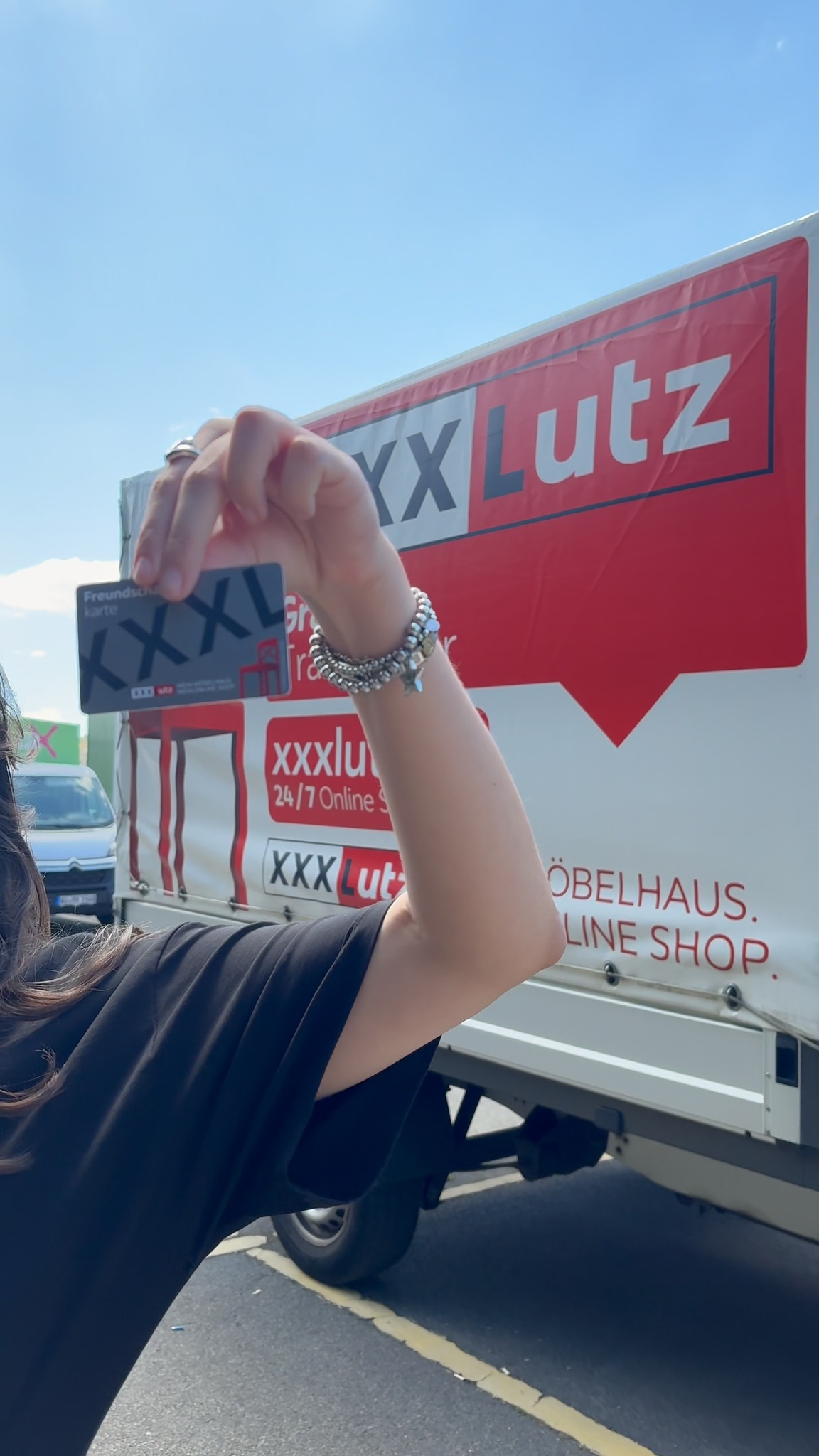 Wenn man schon den Gratis Transporter aufgrund der Freundschaftskarte nutzen kann, darf man auch mehr Deko kaufen, oder? 🤭, Mit der XXXL Freundschaftskarte kannst du kostenlos einen Transporter