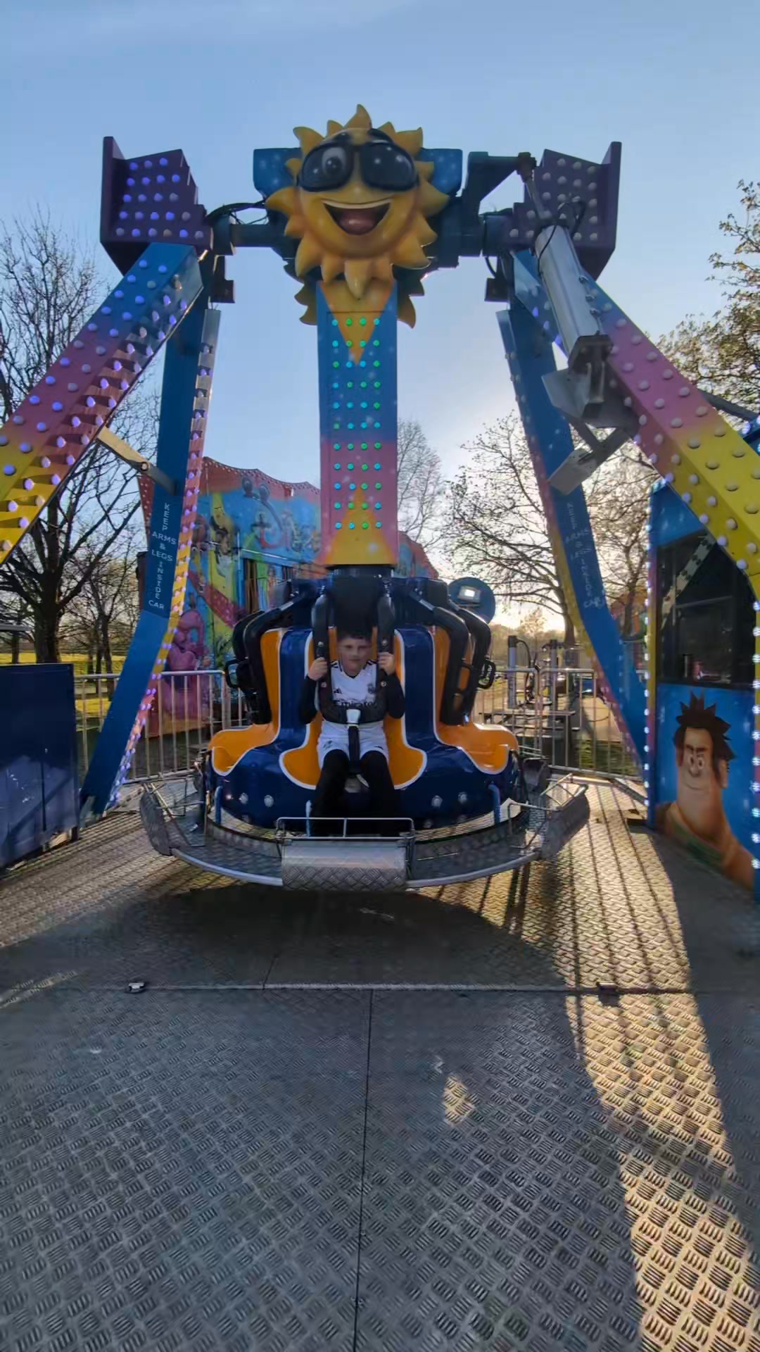 It's an extreme... But for kids! Not your usual kids ride is it! Theo ...