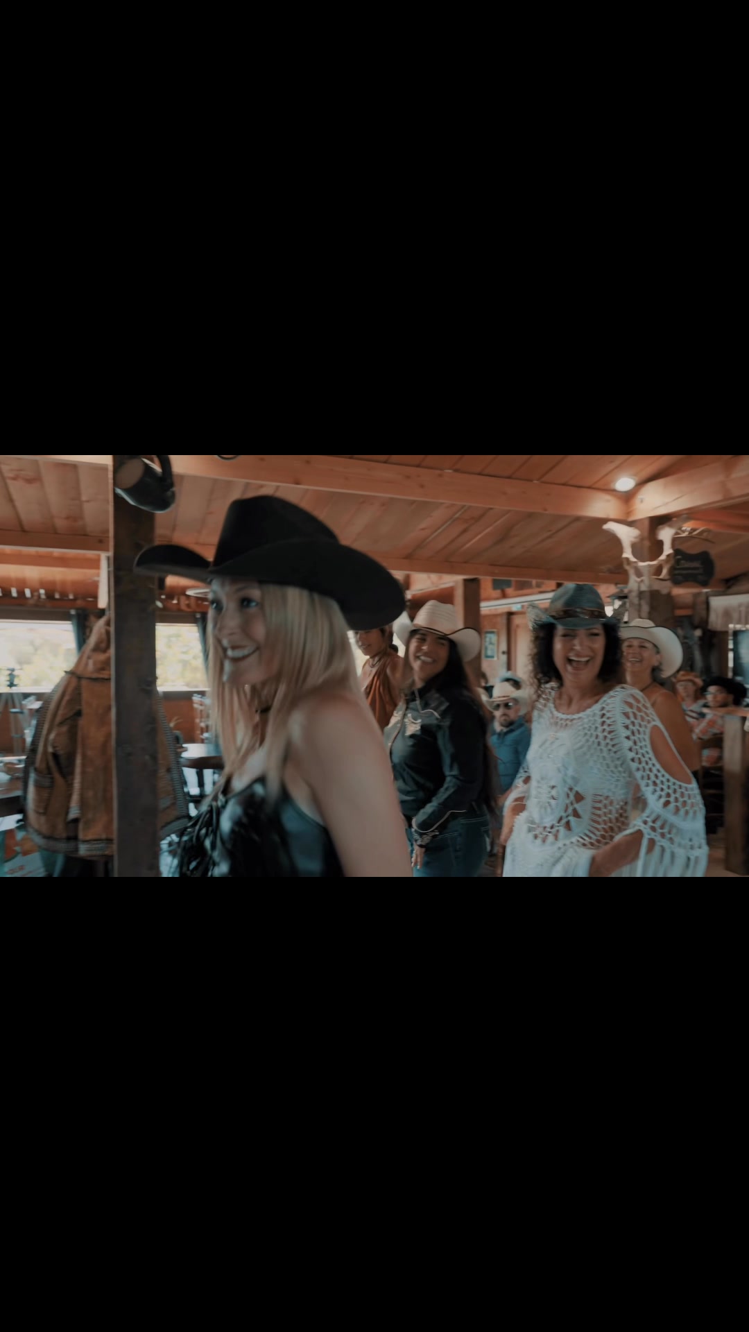 Video clip officiel de HIT SOMEBODY YEAH! (Casanave/Souchon) Un énorme ...
