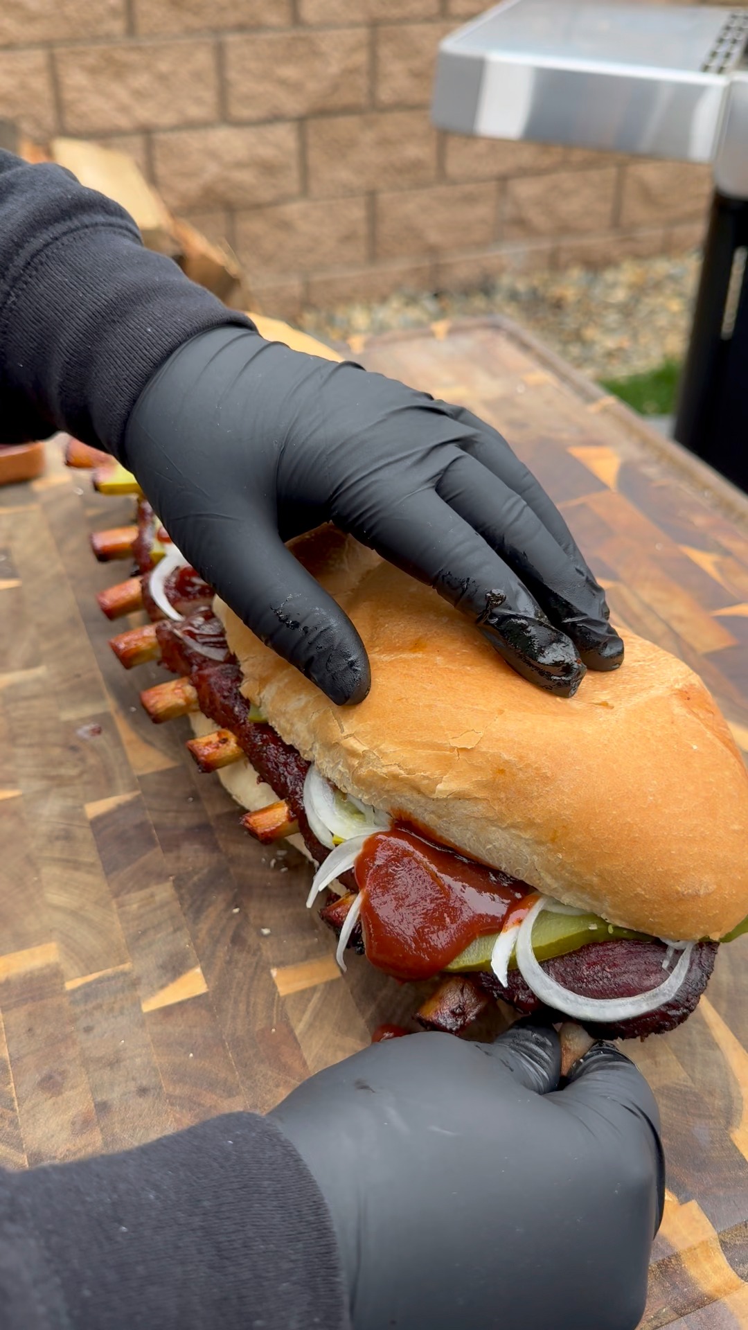 Smoked rib sandwich | Miguels cookingwithfire | Facebook