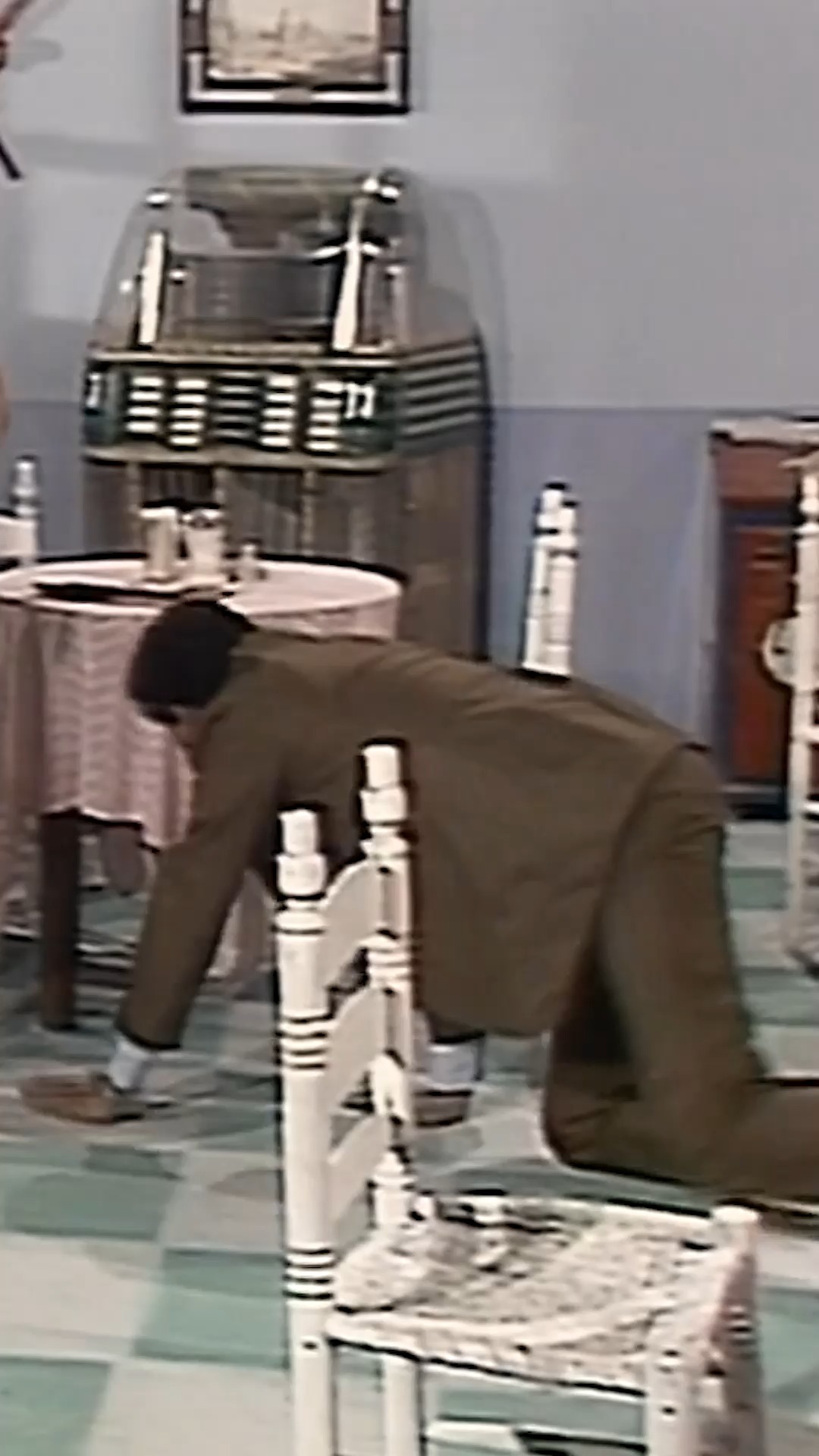 ¿No está incómodo el asiento? #Originales #ElChavoDel8 | El Chavo del 8 ...