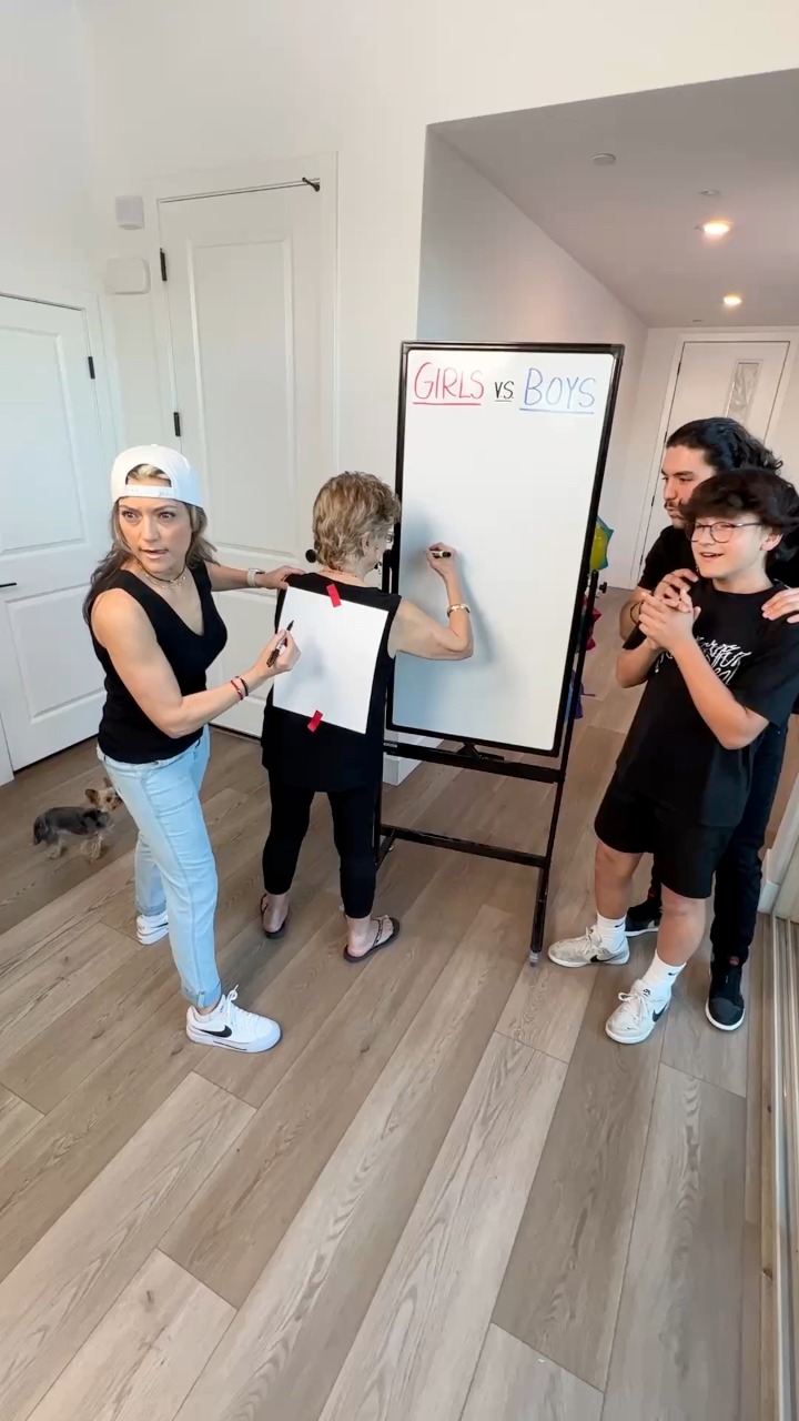 Blind guessing game with prizes 🥳 #FamilyGames | Grandma's World | Facebook