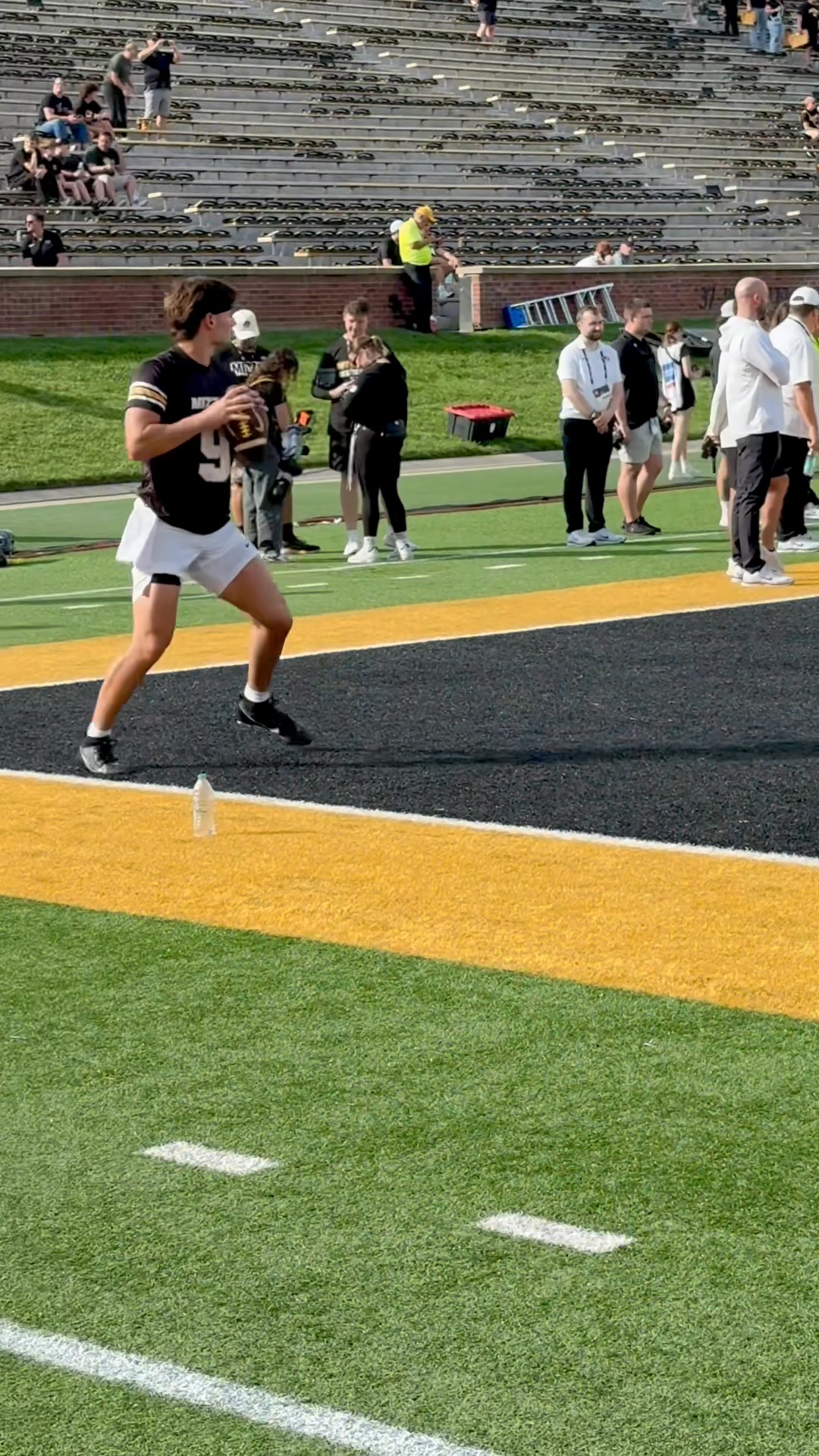 #Mizzou QB Beau Pribula warming up before tonight’s game against South ...