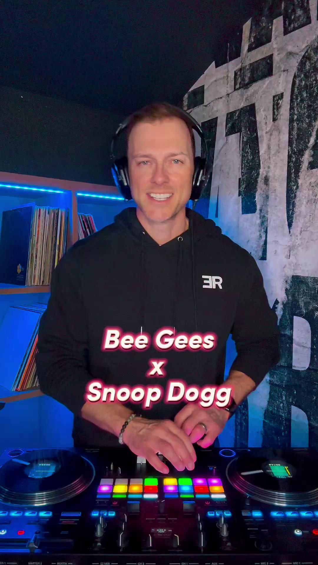 You getting down to this funky mashup? 💃🏼 🕺🏼🪩 | DJ Eric Rhodes | Facebook