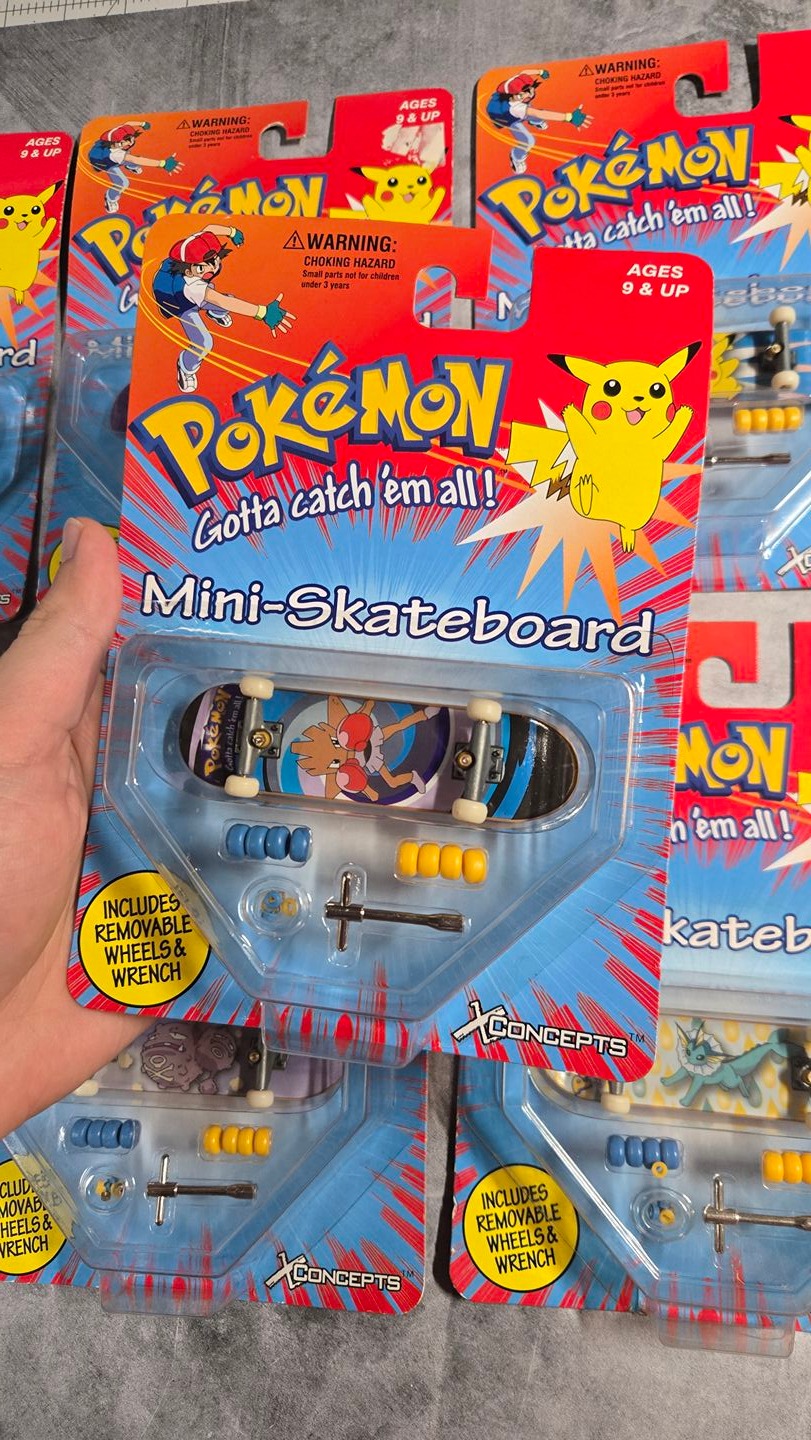 I'm trying to create the largest sealed Pokemon skateboard