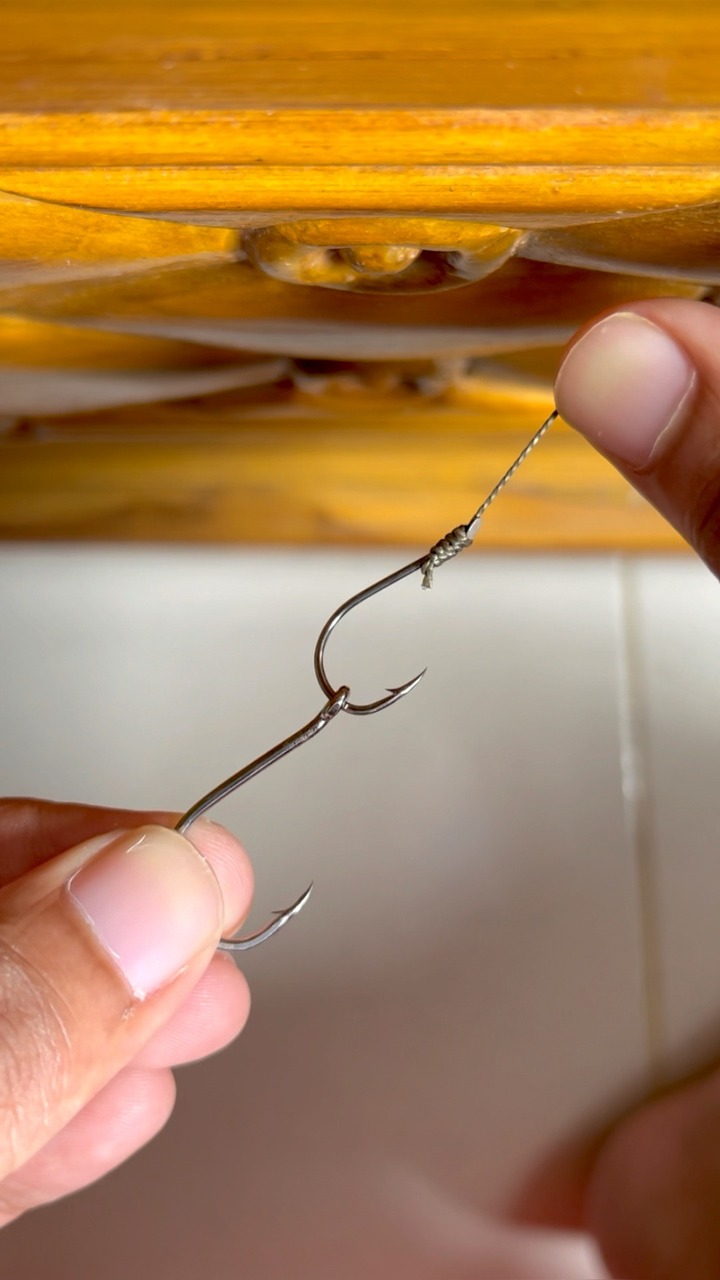 circle hooks and trout fishing FUSIGO Barbless Kit, 180pcs Carp Fishing Hooks Small Sizes Hooks Curved Shank Fly Tying Hooks Hooks for Hair Rig Carp Fishing Tackle Saltwater Freshwater : Sports RD in point to improve Add Bent Butt Rod Holders:Add 2 Bent Butt (+4.00) Pedestal Fish Finder Screen