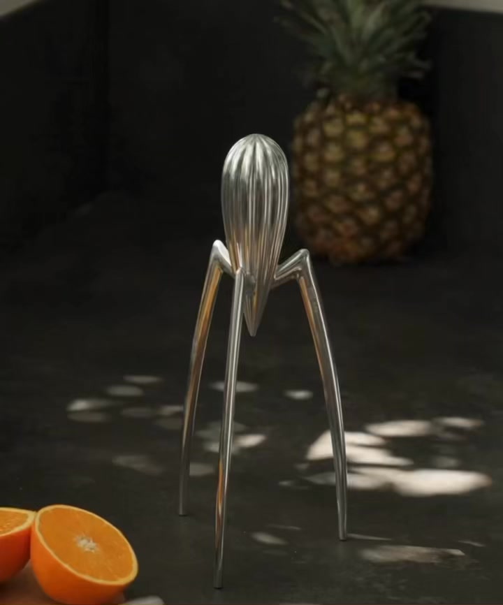 The Alessi Juicy Salif Citrus Squeezer, designed by Philippe Starck, is an icon of revolutionary kitchenware. | Lofthaus