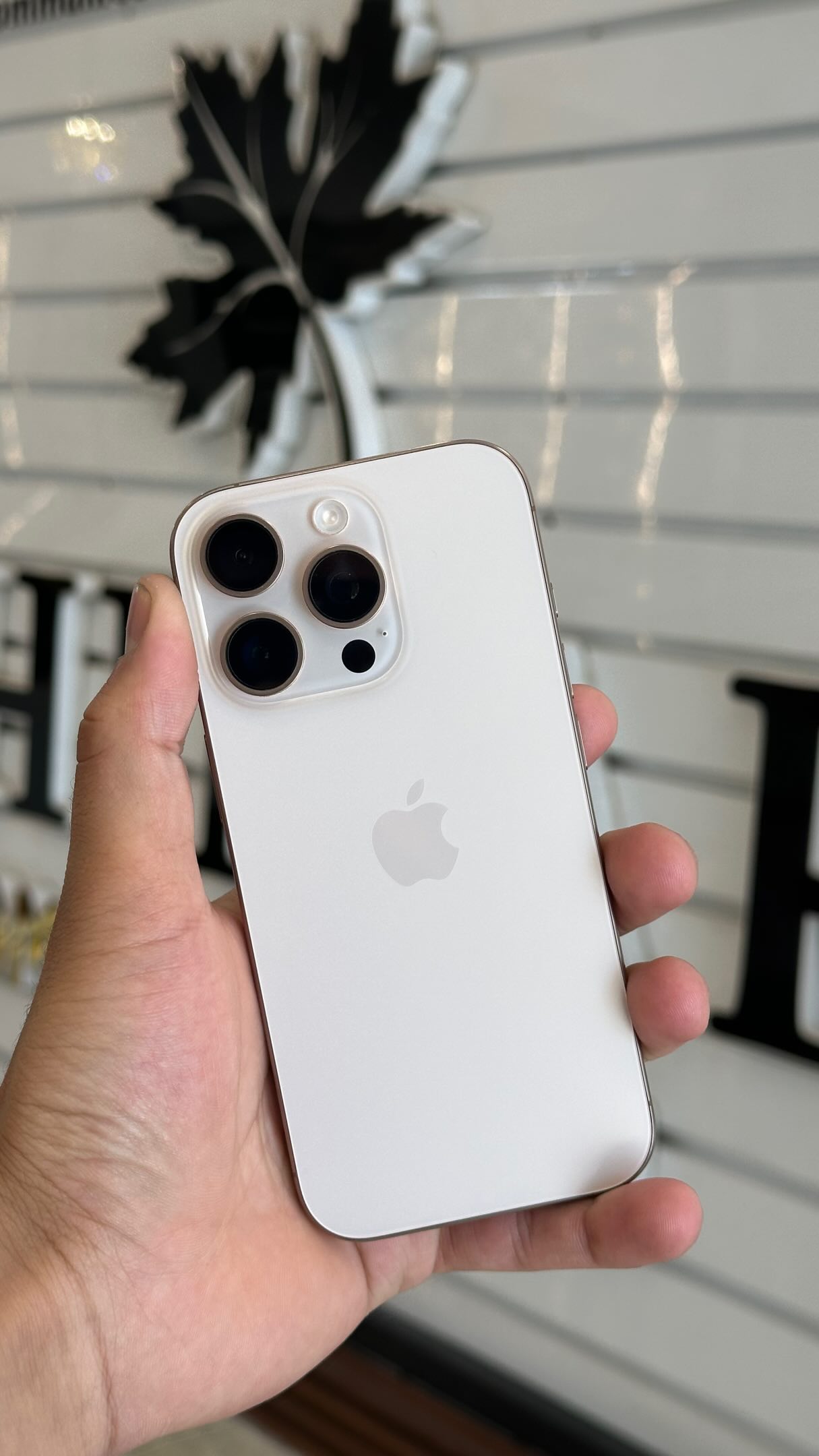 ₹82999/- iPhone 16 Pro 128Gb ✓Box and Cable Included ✓99 