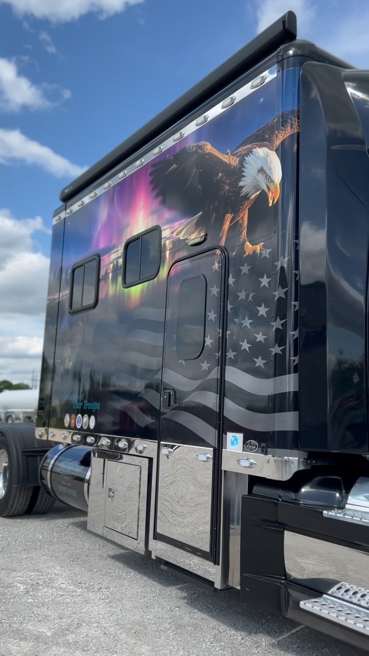 🍉WATERMELON CRAWL🍉 Dillon had a vision for this Peterbilt, and we are ...