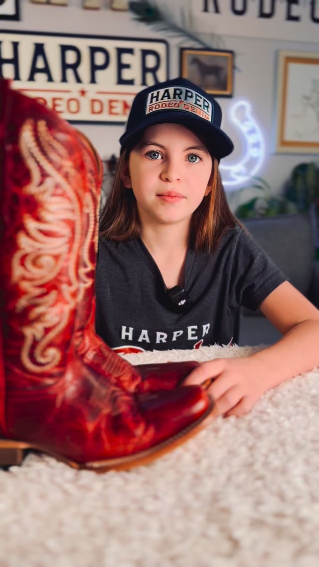 Boot review of @circlegboots that showed up under the tree for Ra. # ...