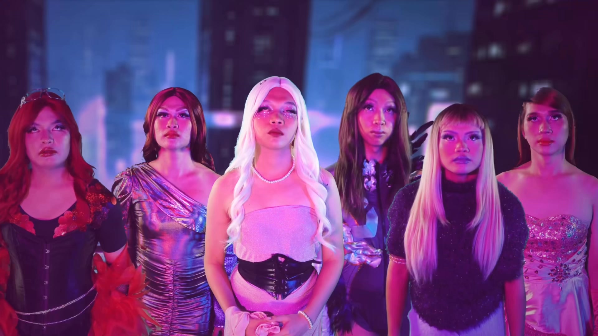 13 Queens, one galactic crown 👸🏻 Planet Fifi’s ultimate eleganza ...