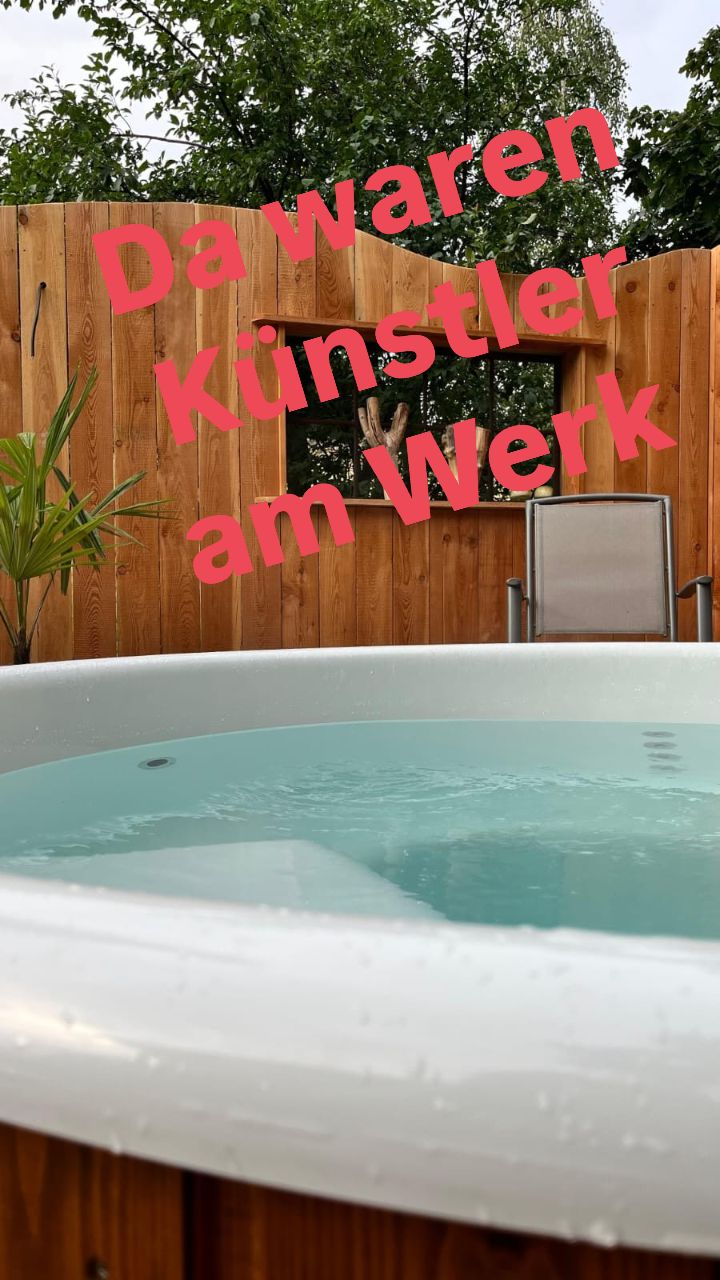 Wir wünschen viel Spaß mit dem tollen Badefass in dem wunderschön gestalteten Garten., Danke für Ihren Kauf und für die Fotos , #blubbertopf #hottubs #whirlpool #traumgarten #relaxtime