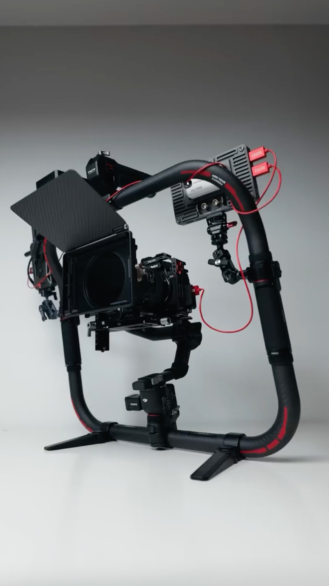 ビデオカメラ Tilta Advanced RingGrip Designed with pro filmmakers in mind, the Tilta Advanced Ring Grip