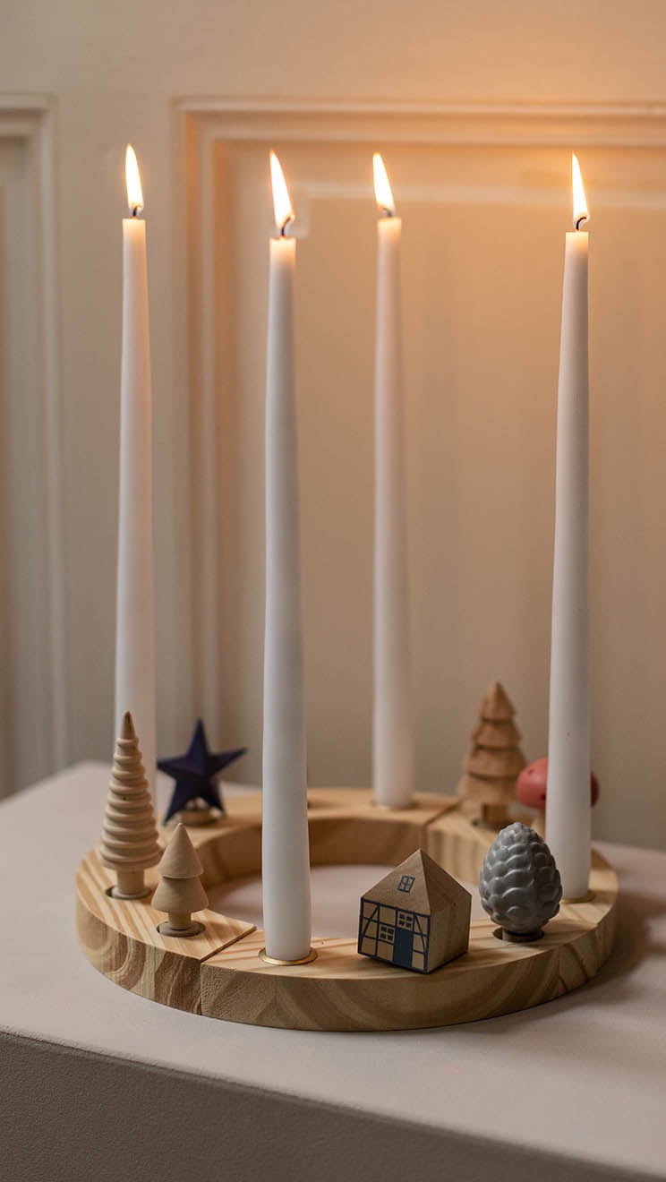 Skandi Vibes im Advent!🌟 , Dieser einzigartige Adventskranz aus Holz bringt nicht nur Wärme in dein Zuhause, sondern lässt auch Platz für kreative Ideen ihn zu arrangieren!, Wer freut sich auch schon